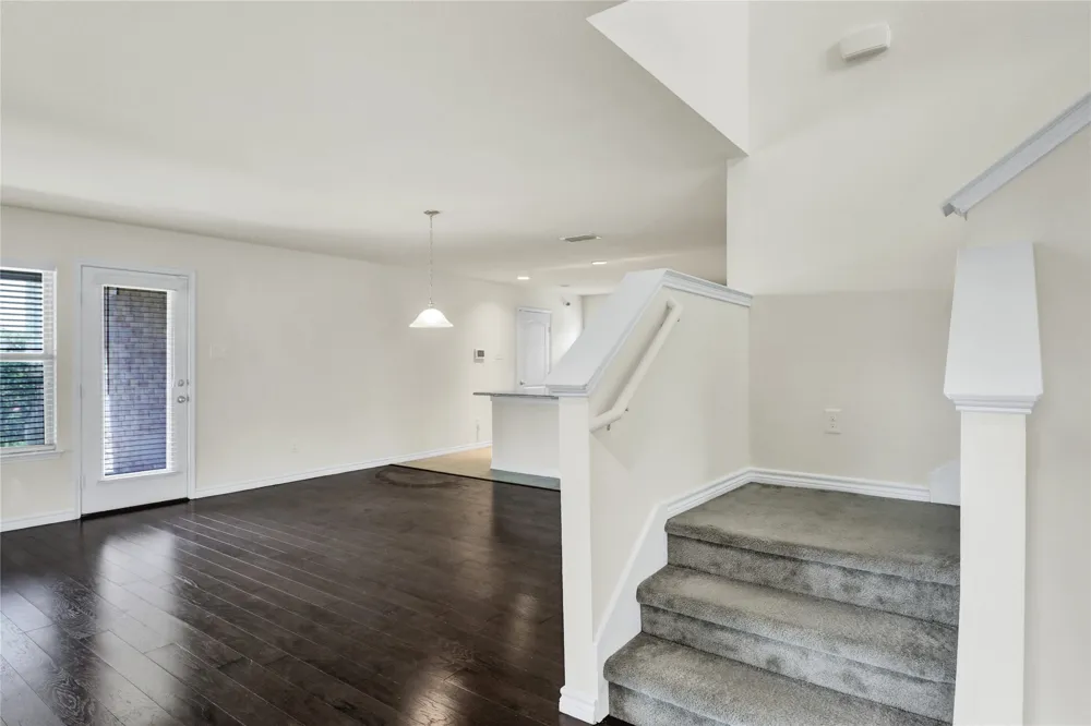 728 Snapdragon Lane DeSoto, TX 75115