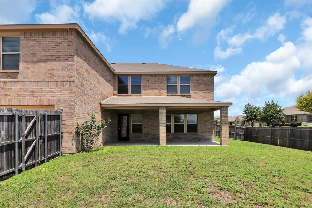 728 Snapdragon Lane DeSoto, TX 75115