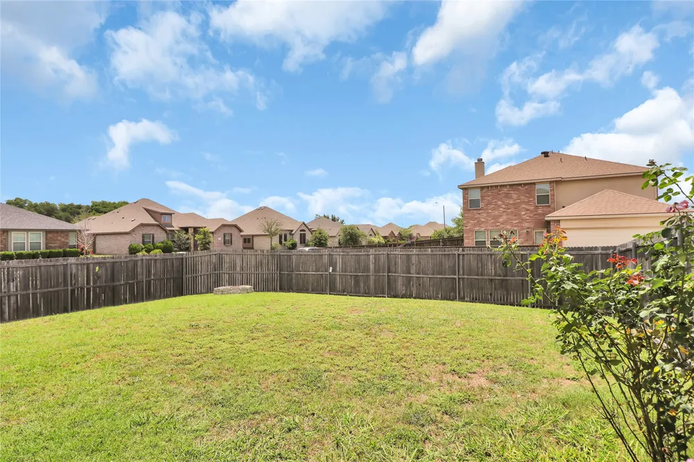 728 Snapdragon Lane DeSoto, TX 75115