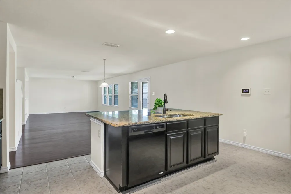 728 Snapdragon Lane DeSoto, TX 75115