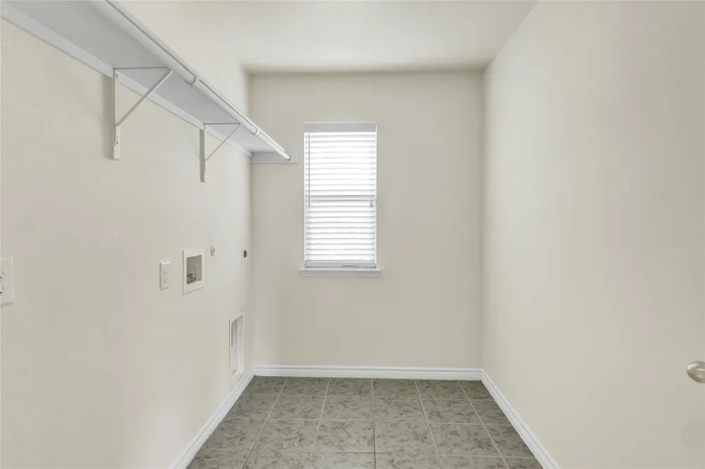 728 Snapdragon Lane DeSoto, TX 75115