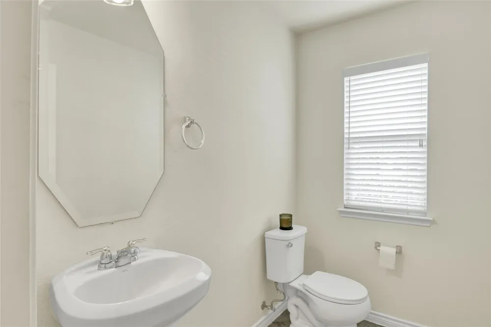 728 Snapdragon Lane DeSoto, TX 75115