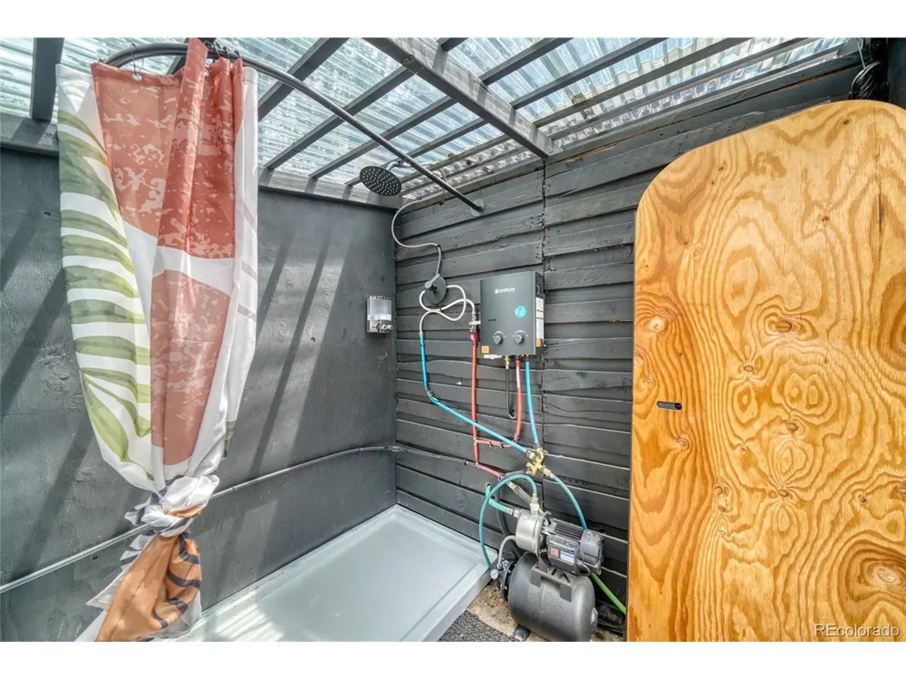 2927 Pathfinder Road Florissant, CO 80816