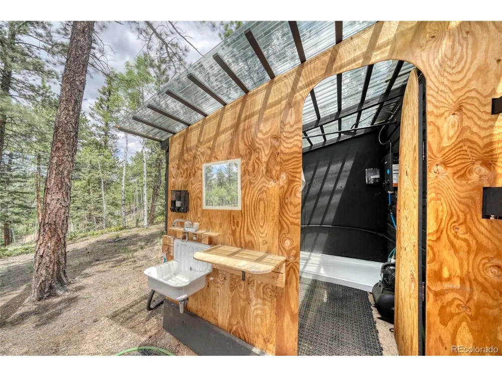 2927 Pathfinder Road Florissant, CO 80816