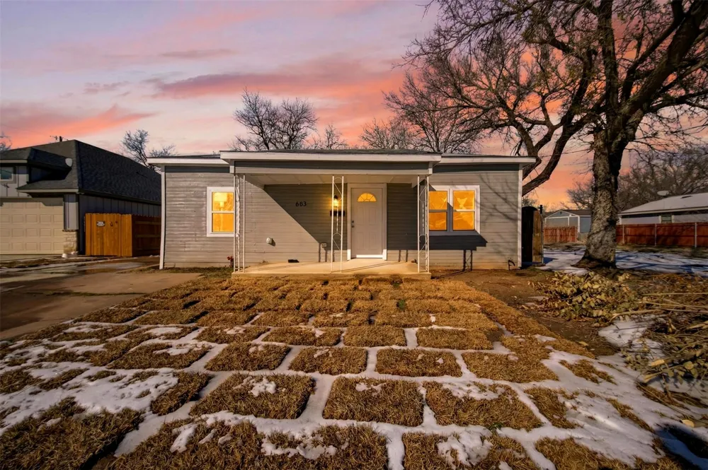 603 E Willingham Street Cleburne, TX 76031