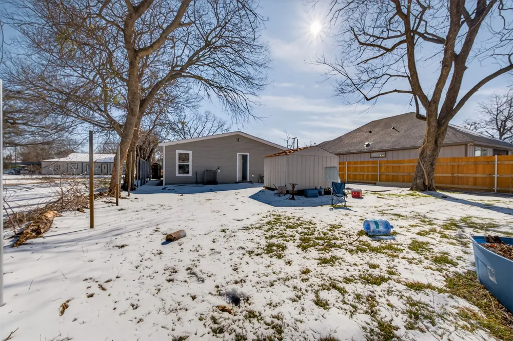 603 E Willingham Street Cleburne, TX 76031