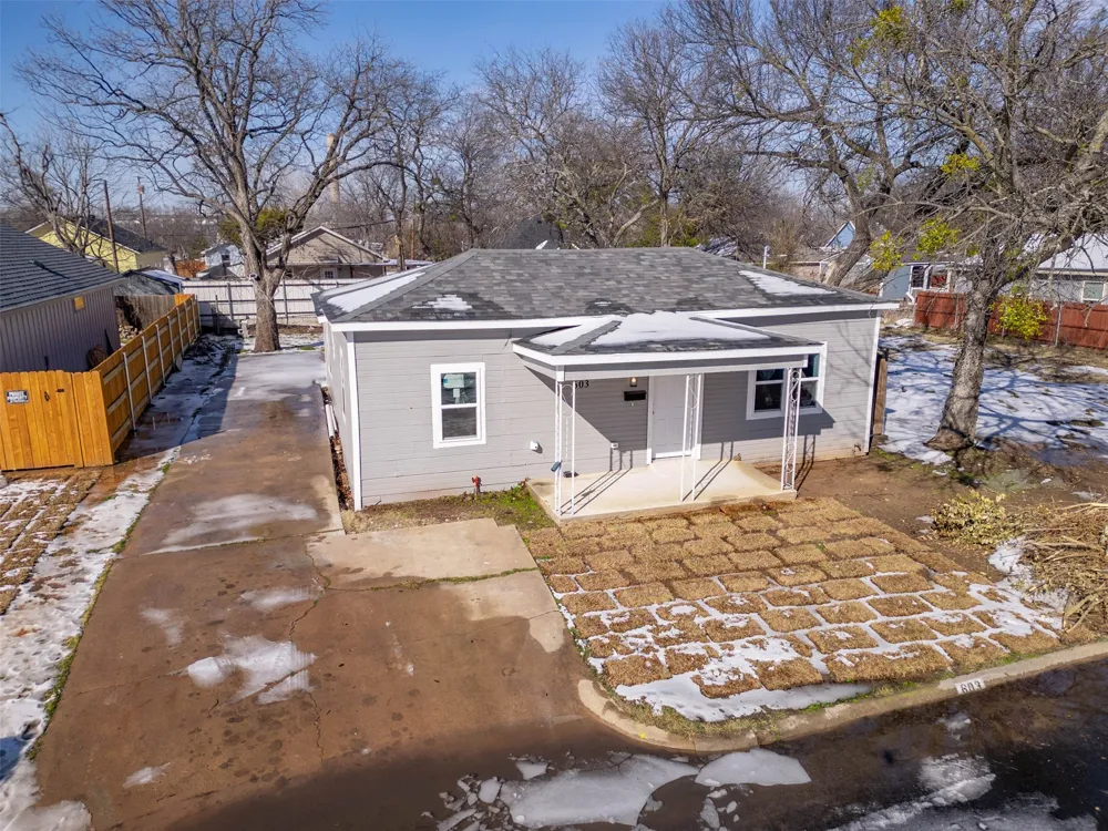 603 E Willingham Street Cleburne, TX 76031