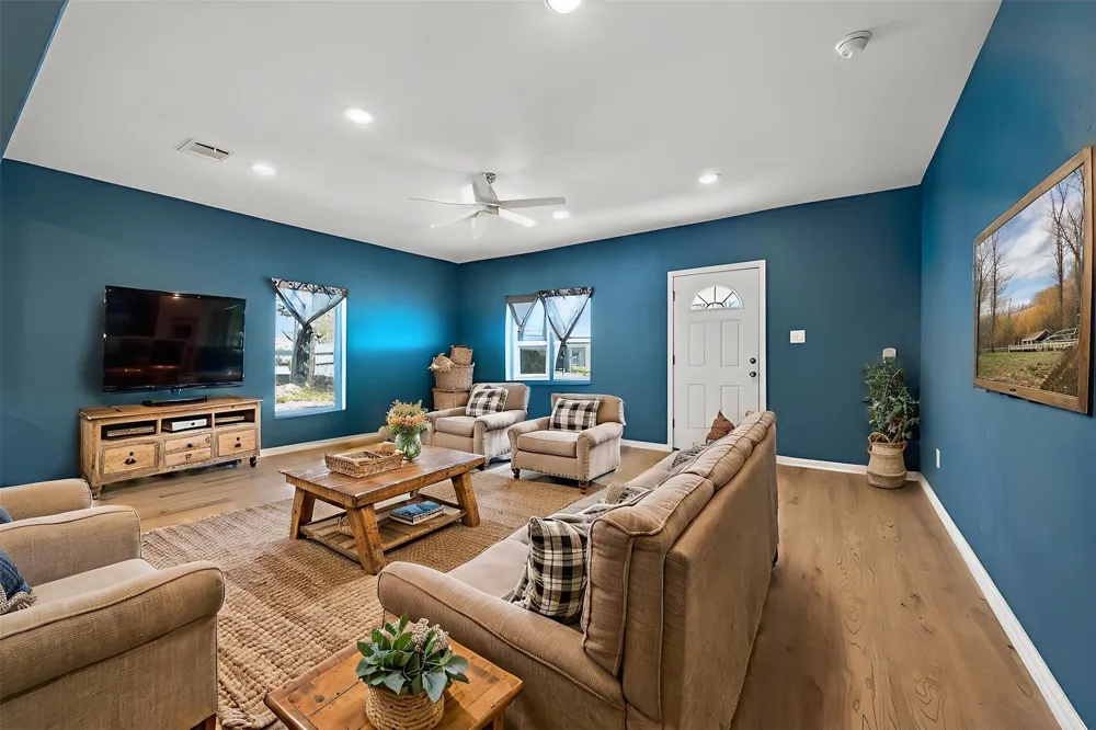603 E Willingham Street Cleburne, TX 76031