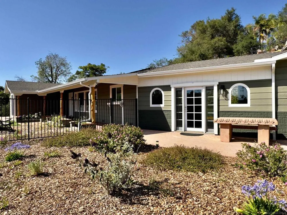 1418 York Dr Vista, CA 92084