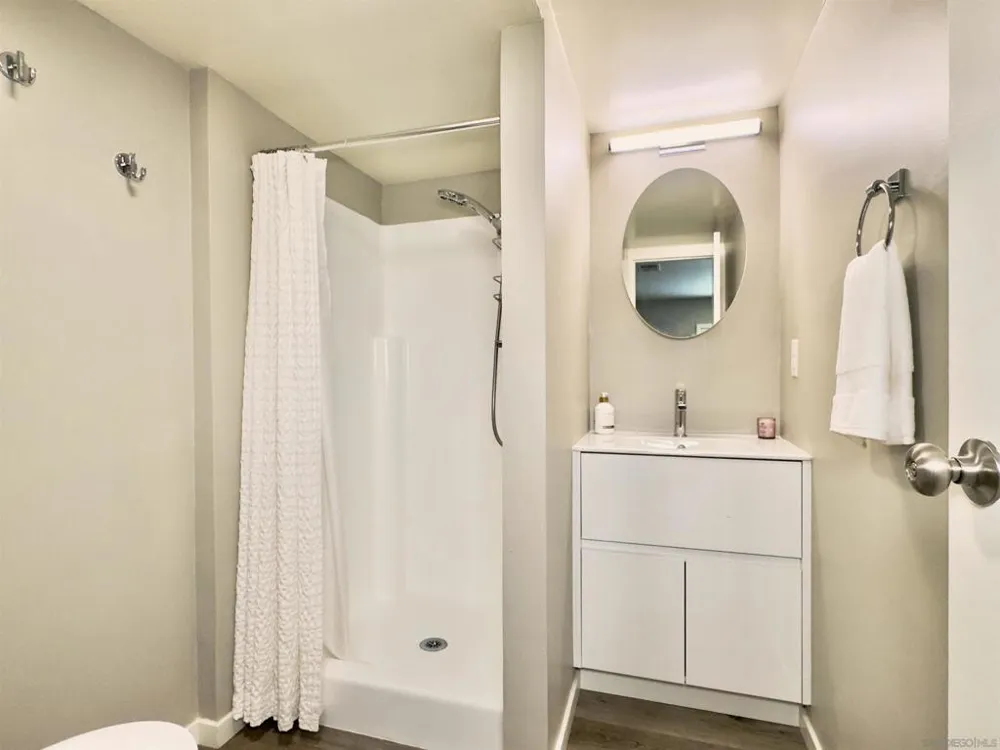 1418 York Dr Vista, CA 92084