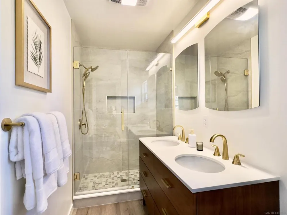 1418 York Dr Vista, CA 92084
