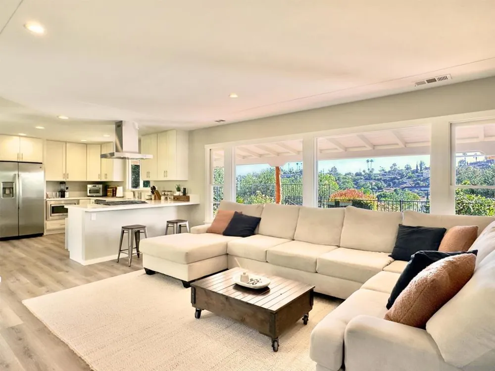 1418 York Dr Vista, CA 92084