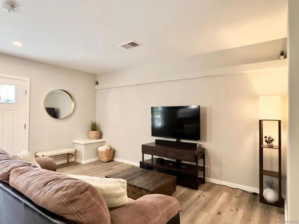 1418 York Dr Vista, CA 92084