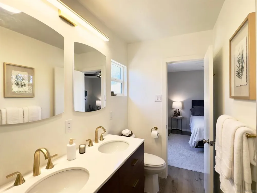 1418 York Dr Vista, CA 92084