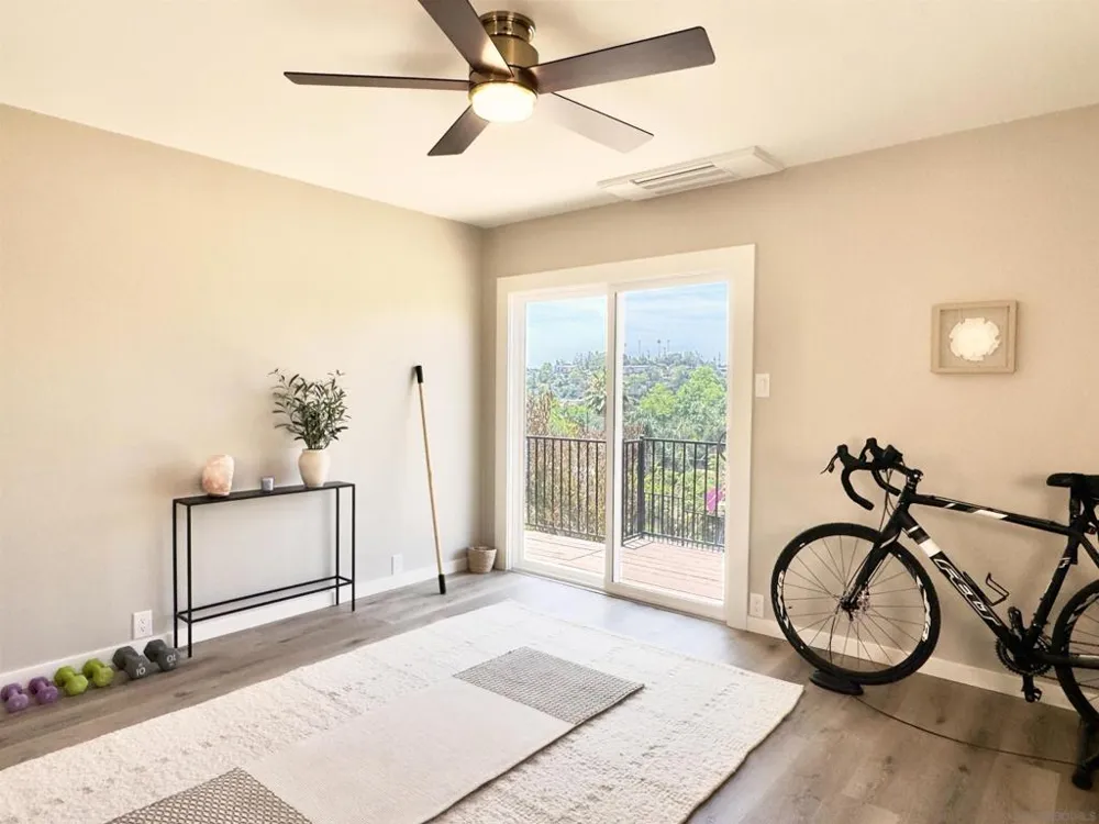 1418 York Dr Vista, CA 92084