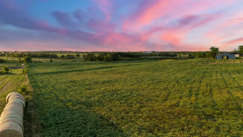 4864 S Hwy 77 Highway Lorena, TX 76655