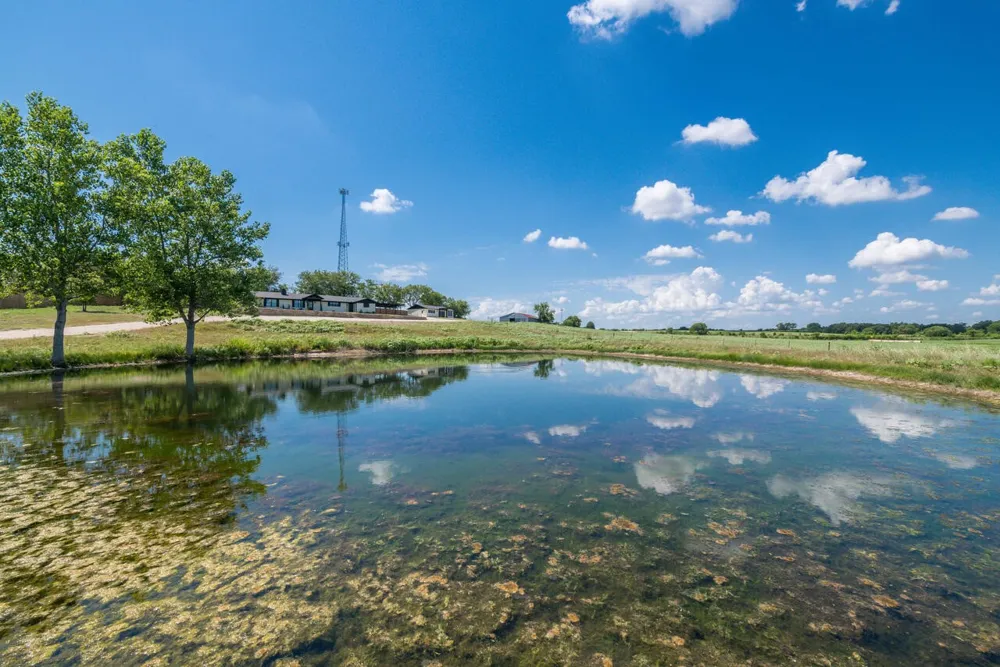 4864 S Hwy 77 Highway Lorena, TX 76655