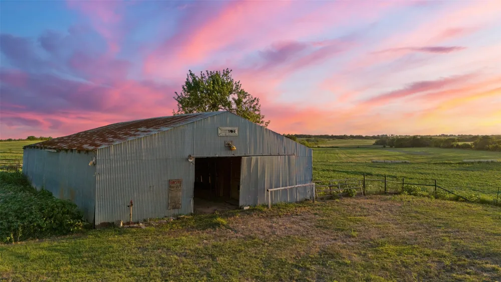 4864 S Hwy 77 Highway Lorena, TX 76655