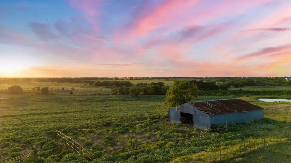 4864 S Hwy 77 Highway Lorena, TX 76655