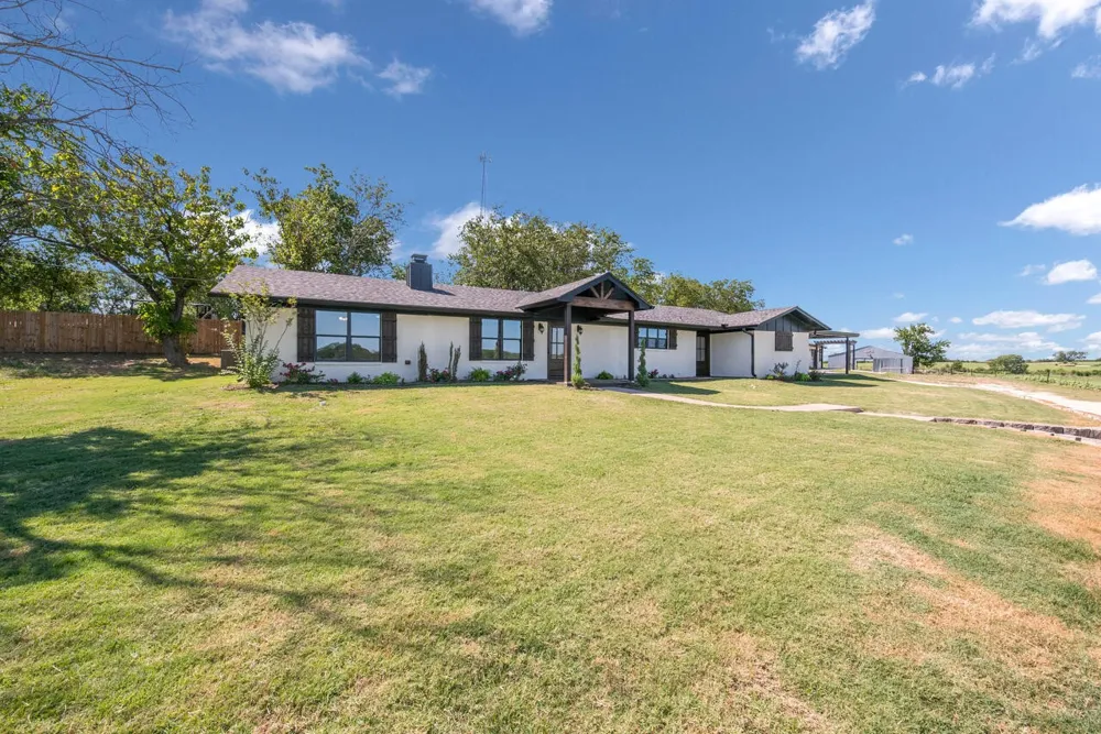 4864 S Hwy 77 Highway Lorena, TX 76655