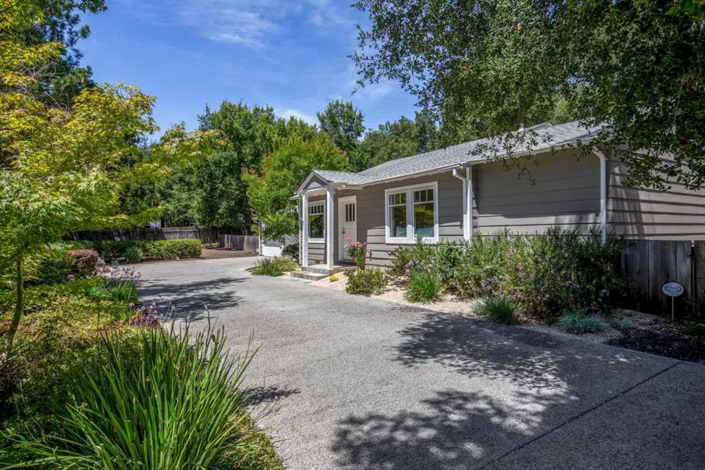 3270 Woodside Road Woodside, CA 94062