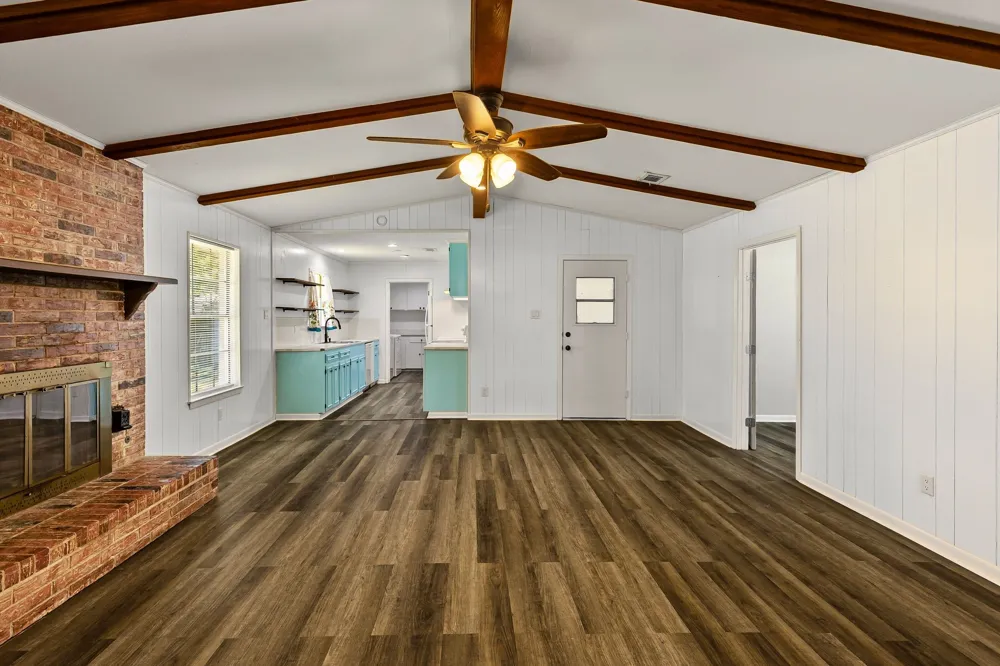 148 Royal Lane Commerce, TX 75428