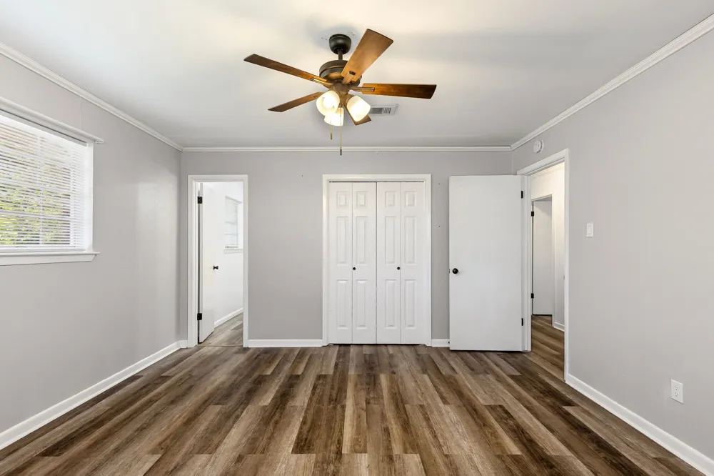 148 Royal Lane Commerce, TX 75428