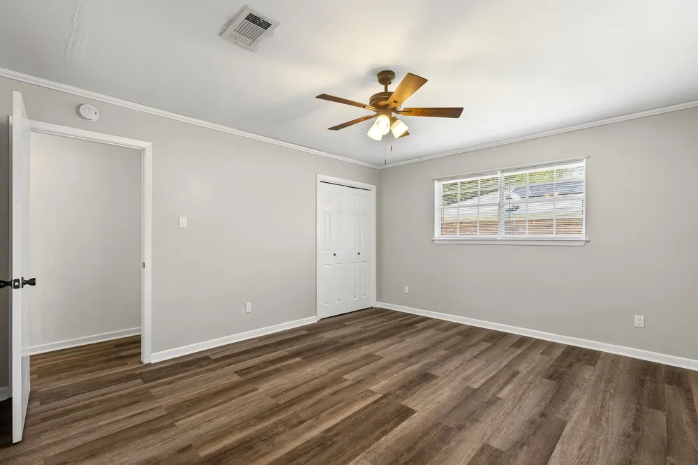 148 Royal Lane Commerce, TX 75428