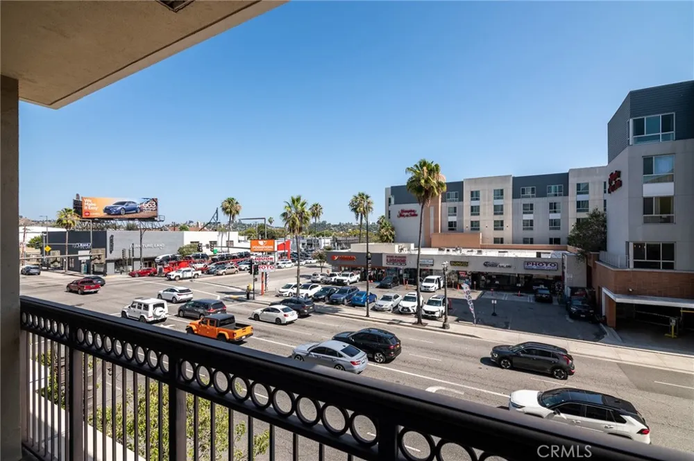 268 Caruso Avenue Glendale, CA 91210