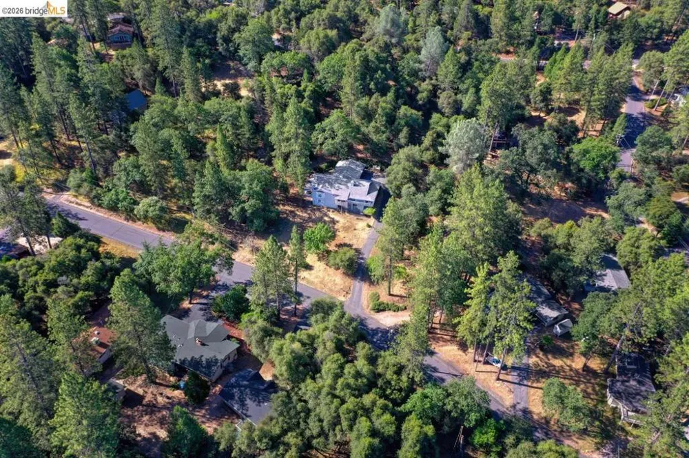 13163 Jackson Mill Dr Groveland, CA 95321
