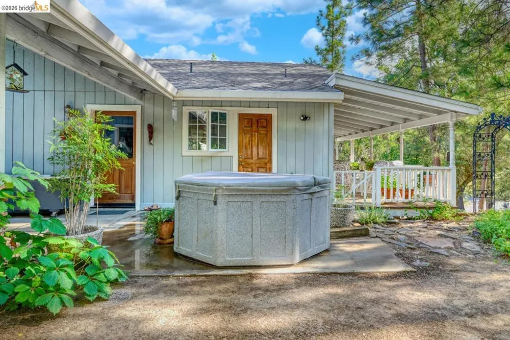 13163 Jackson Mill Dr Groveland, CA 95321