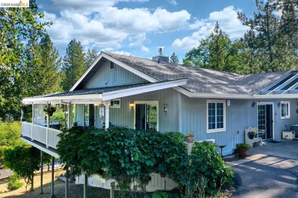 13163 Jackson Mill Dr Groveland, CA 95321