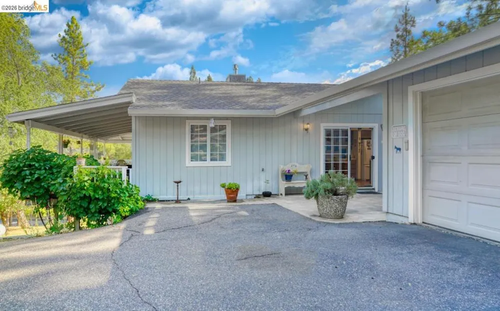 13163 Jackson Mill Dr Groveland, CA 95321