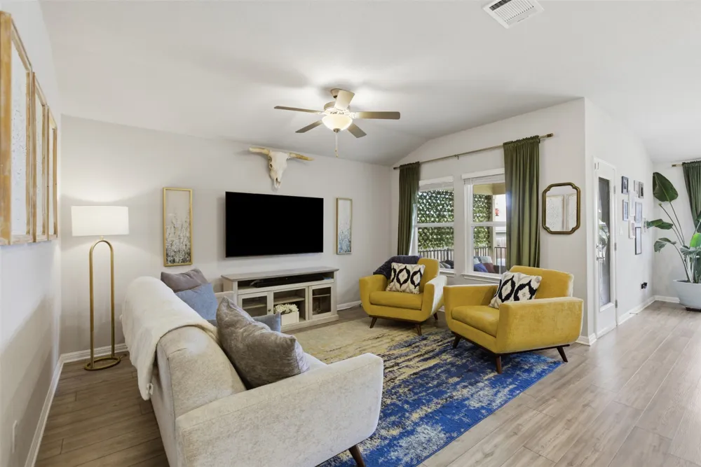 144 El Capitan Loop Dripping Springs, TX 78620