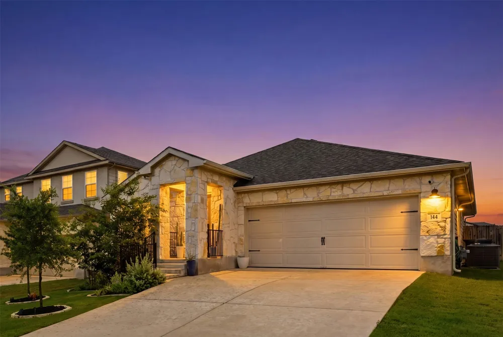 144 El Capitan Loop Dripping Springs, TX 78620