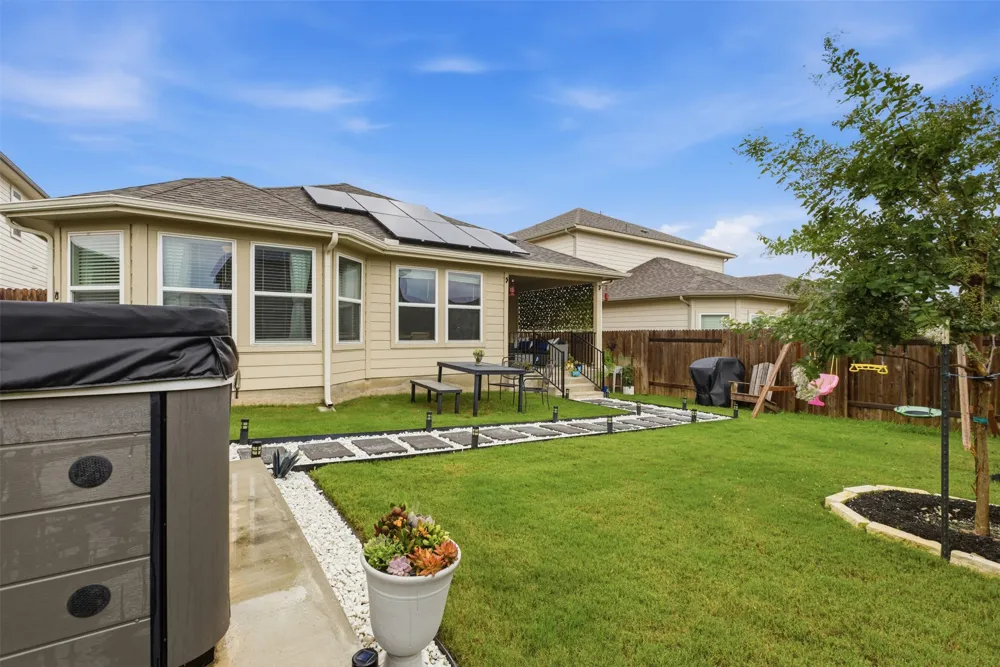 144 El Capitan Loop Dripping Springs, TX 78620