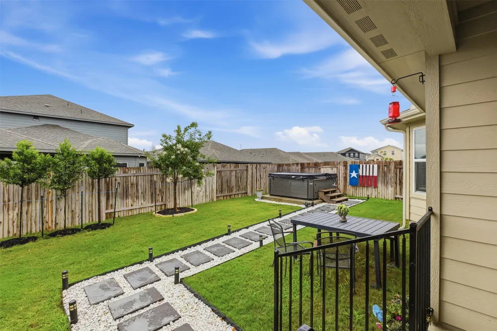 144 El Capitan Loop Dripping Springs, TX 78620