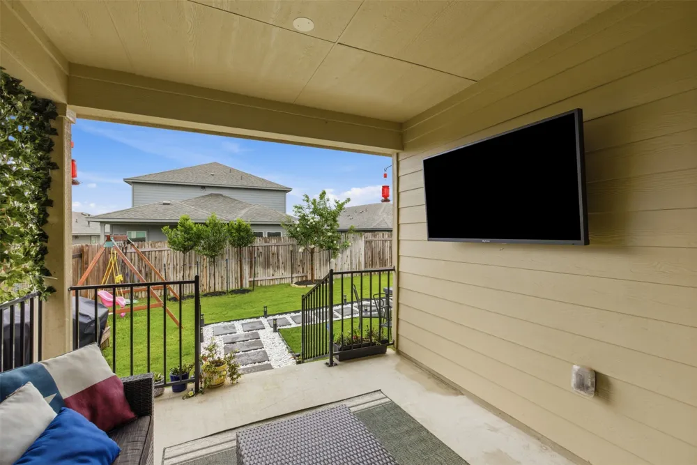 144 El Capitan Loop Dripping Springs, TX 78620