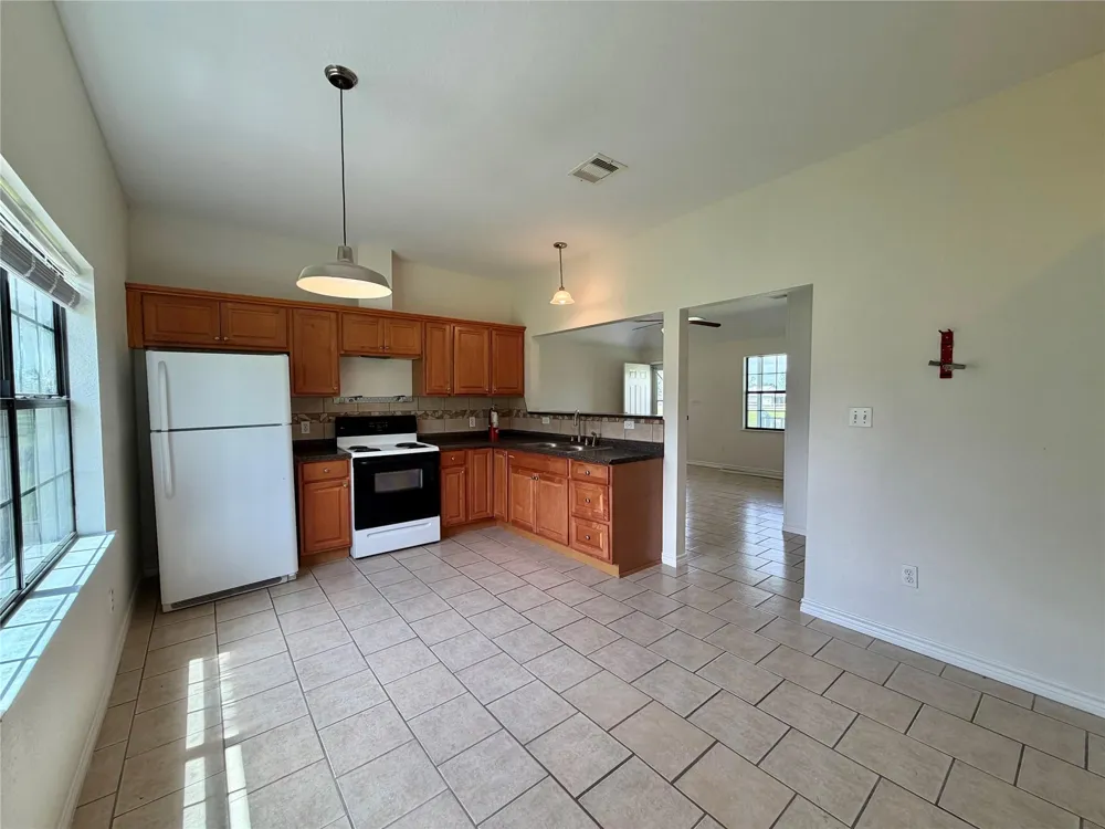 2148 County Road 654 Street Brazoria, TX 77422