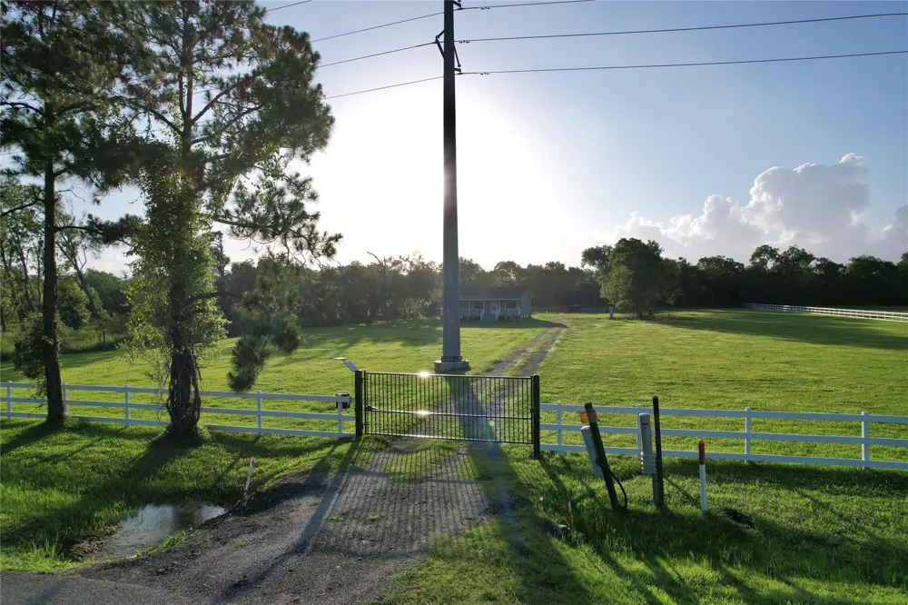 2148 County Road 654 Street Brazoria, TX 77422
