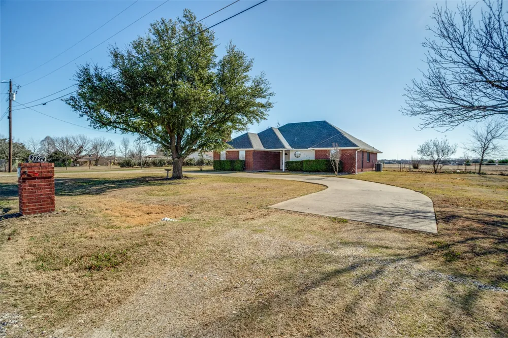 3722 Carrie Lane St Paul, TX 75098