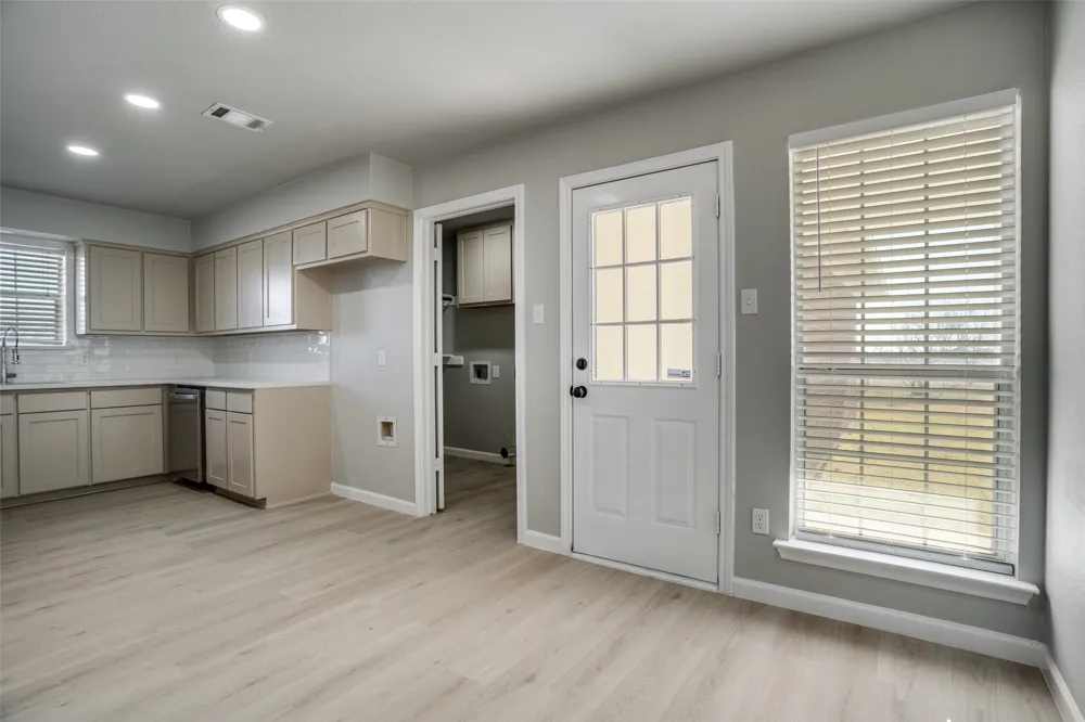 3722 Carrie Lane St Paul, TX 75098
