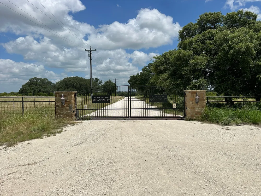 5 Pecan Valley Drive Comanche, TX 76452
