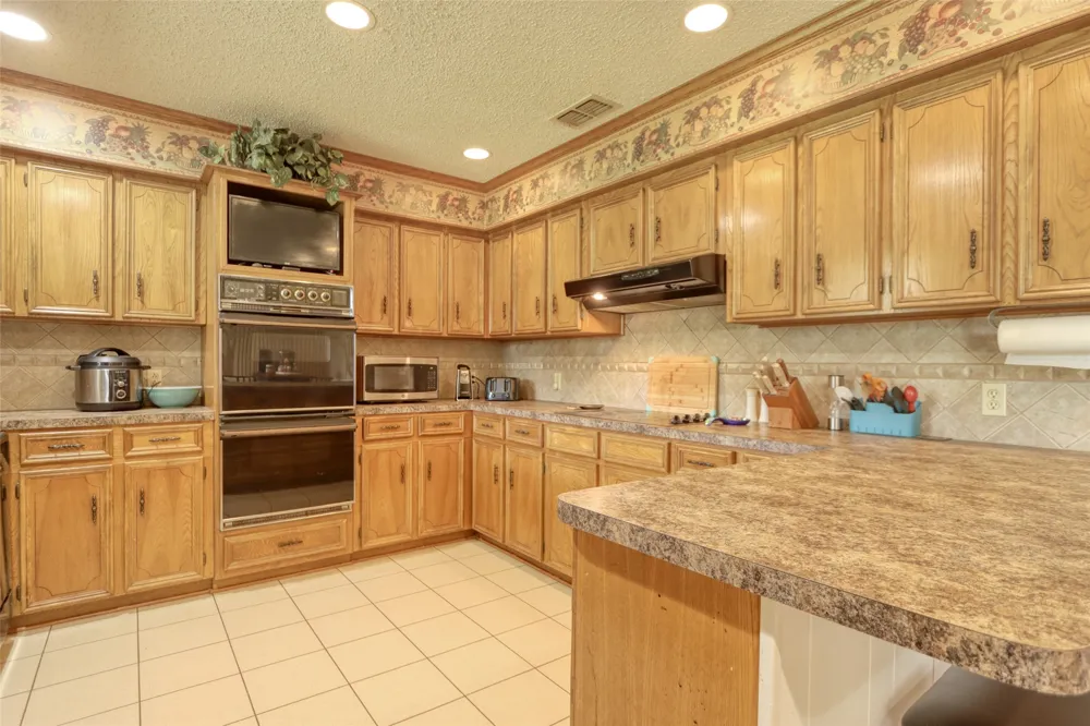 710 S Main Street Tehuacana, TX 76686