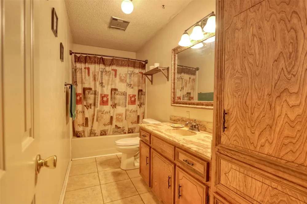 710 S Main Street Tehuacana, TX 76686