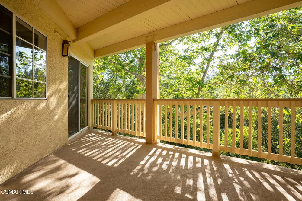 697 Sutton Crest Trail #Tl210 Oak Park, CA 91377