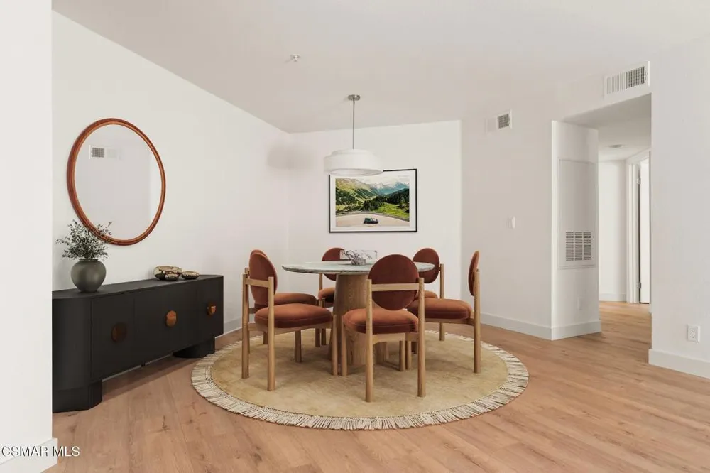 697 Sutton Crest Trail #Tl210 Oak Park, CA 91377