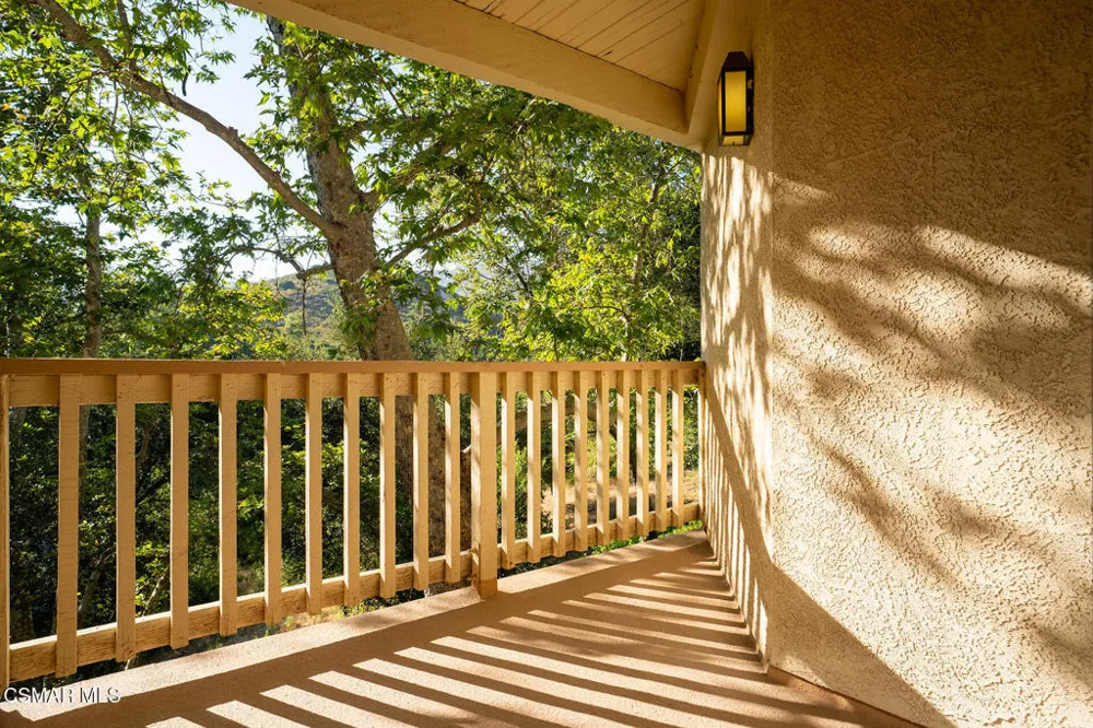 697 Sutton Crest Trail #Tl210 Oak Park, CA 91377