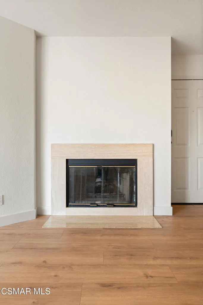 697 Sutton Crest Trail #Tl210 Oak Park, CA 91377