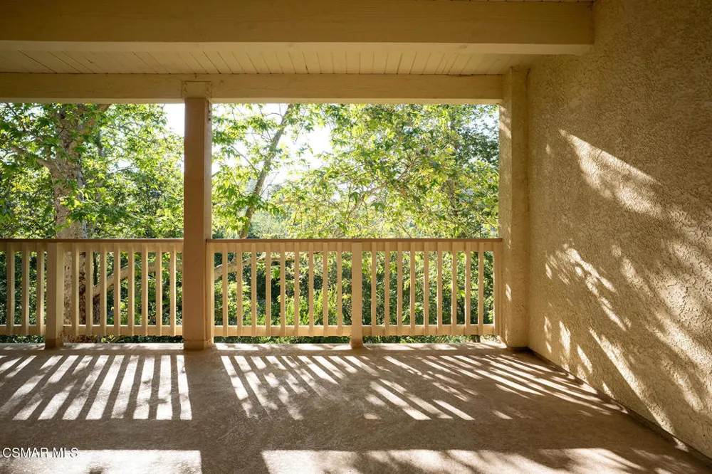 697 Sutton Crest Trail #Tl210 Oak Park, CA 91377
